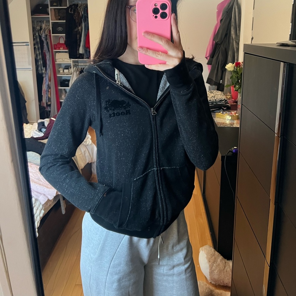 Roots sweater
